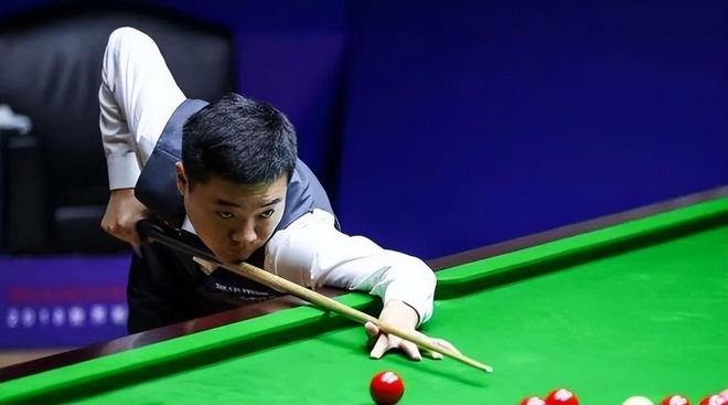 在看台上 在看台上